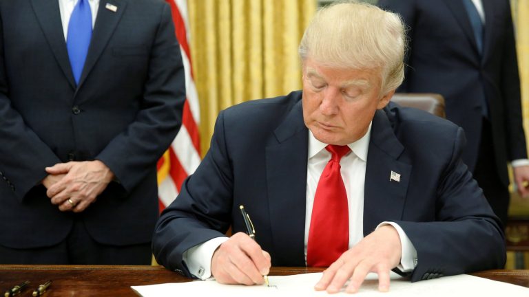 Trump Otomobillere Tarife
